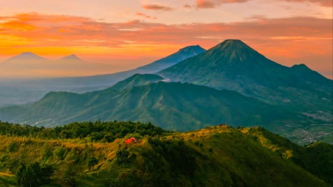 Gunung Prau, keindahan yang bisa ditempuh dari Desa Kenjuran Kendal.