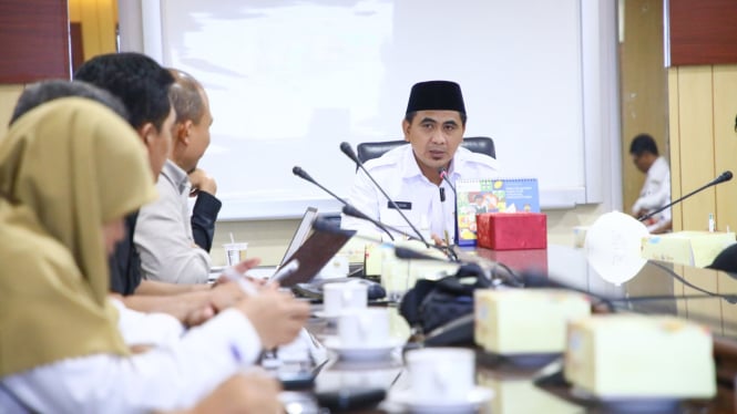 Rapat pembangunan tanggul laut Demak.