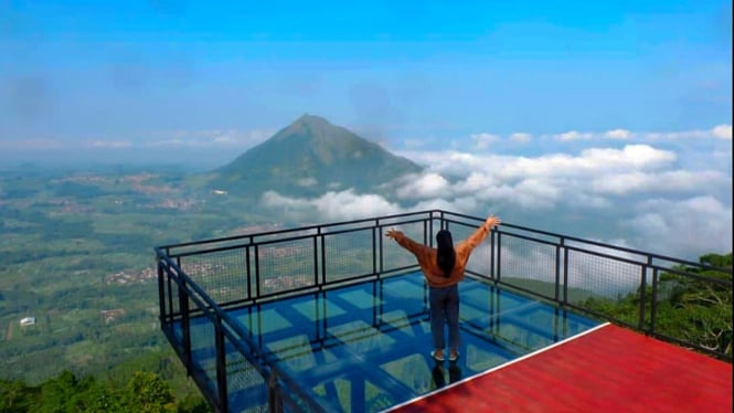 Suasana tempat makan dan wisata di dekat Salatiga.