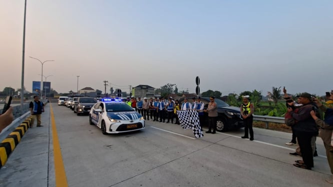 Jalan Tol Klaten-Prambanan resmi beroperasi.