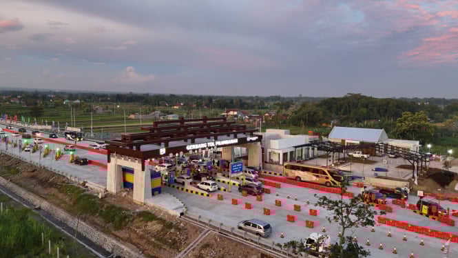Jalan Tol Klaten-Prambanan Prambanan resmi beroperasi.