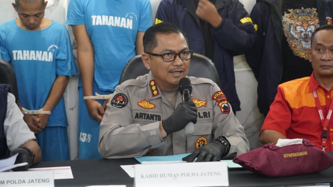 Polda Jateng dan Polres Kendal bekuk pelaku pembobolan toko.