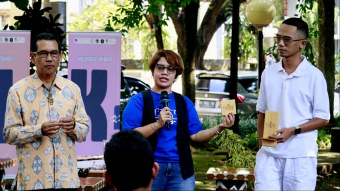 Wakil Rektor Riset, Inovasi, dan Kewirausahaan membuka Pasar KAWSAMA