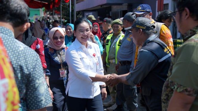 Agustina, Wali Kota Semarang dorong kebangkitan pasar tradisional.