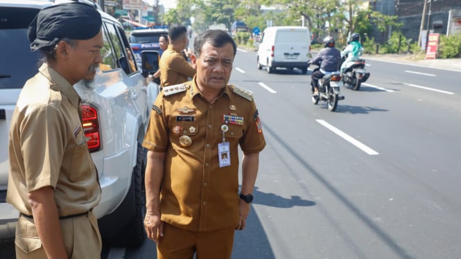 Gubernur Jateng Ahmad Luthfi sidak jalan di Sukoharjo.
