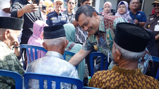Gubernur Jateng pantau Cek Kesehatan Gratis di Temanggung.