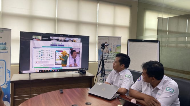 Kepala BPJS Kesehatan Cabang Ungaran (kiri)Subkhan