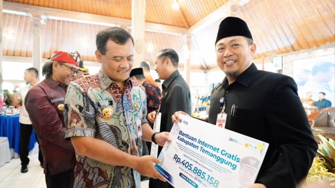 PLN Icon Plus-Pemprov Jateng resmikan Internet Desa di Temanggung.