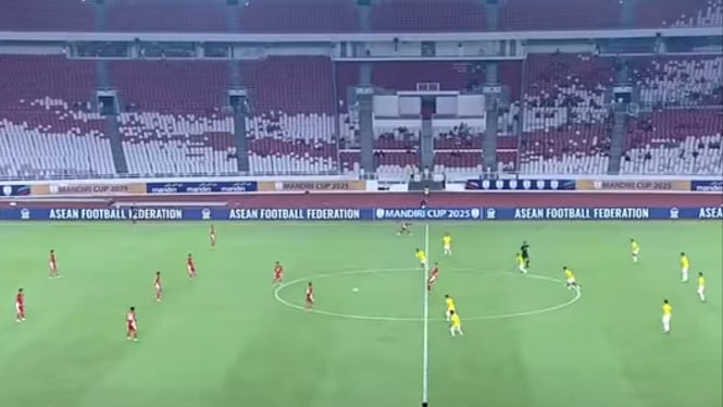 Stadion GBK sepi penonton saat Indonesia vs Brunei.