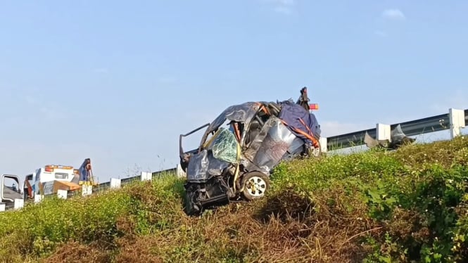Kecelakaan Tunggal Tol Semarang - Solo KM 465A