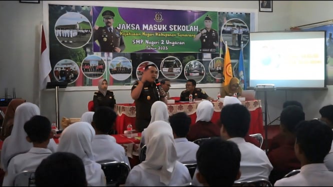 Kejari Kab. Semarang Beri Penjelasan Hukum Ke Para Siswa