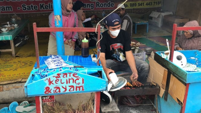 Sate kelinci khas Kopeng Salatiga.