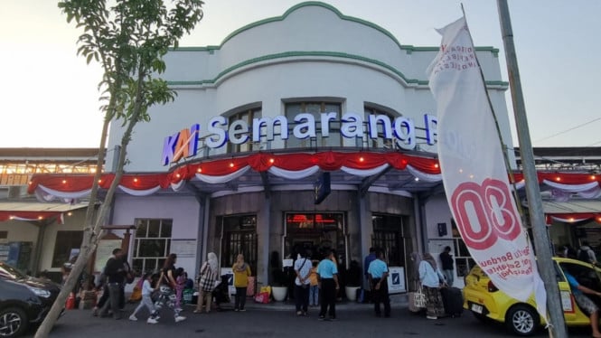 Stasiun Kereta Api Semarang Tawang.