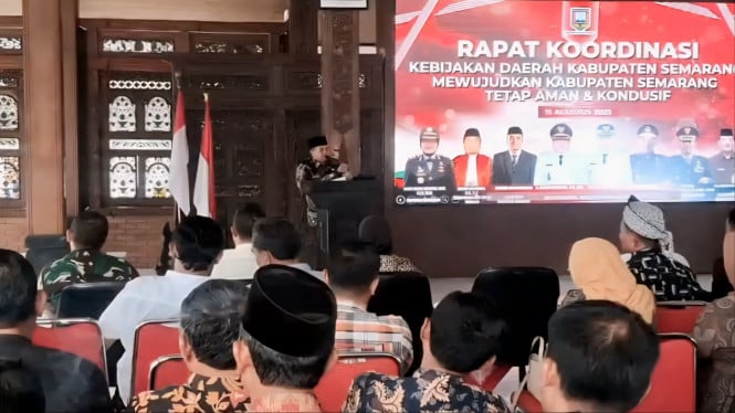 Bupati Semarang Ngesti Nugraha Dihapan Kades dan Camat