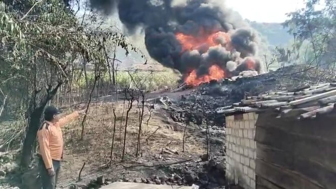 Kebakaran sumur minyak di Blora Jawa Tengah.