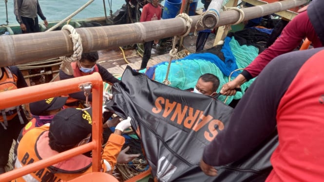 Tim SAR temukan nelayan yang hilang di Laut Kendal.