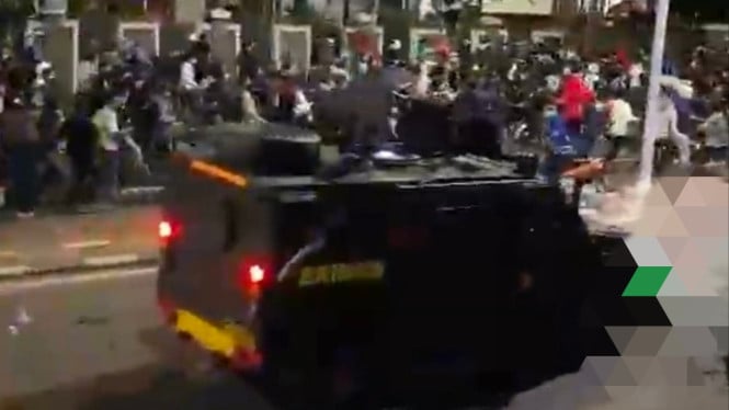 Barracuda Brimob tabrak ojol di Jakarta.