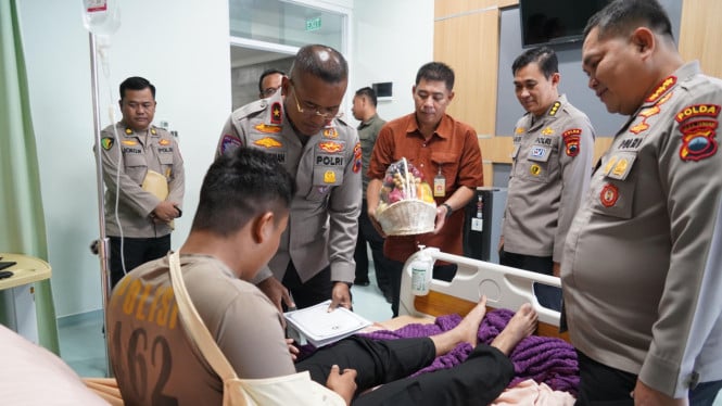 Anggota polisi dirawat di RS akibat kerusuhan unjuk rasa di Semarang.