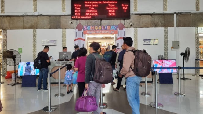 Suasana di Stasiun Semarang Poncol.