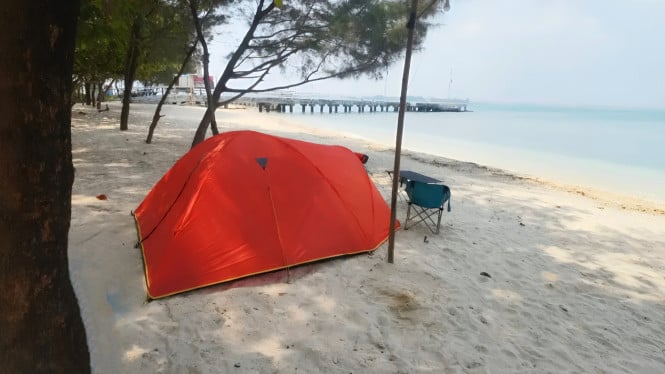 Pantai pasir putih di Jepara, Pantura Jawa Tengah.