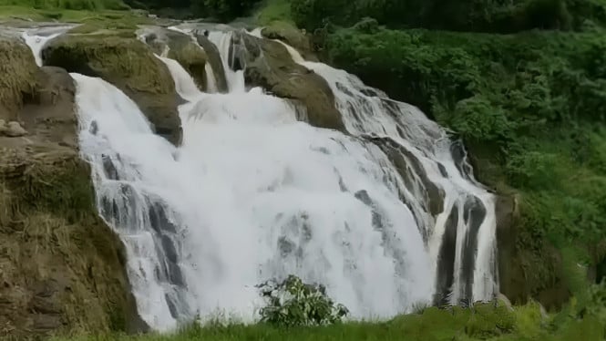 Air terjun Watu Bobot Jepara, dekat Demak.