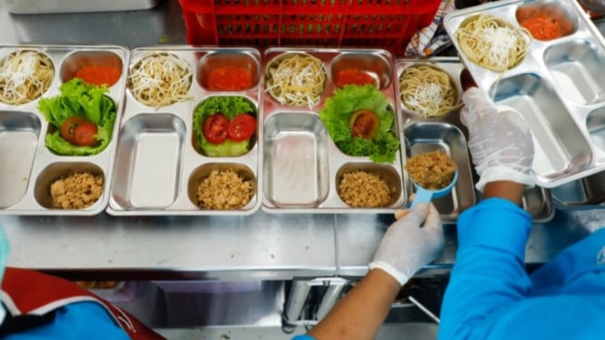 Makan bergizi gratis untuk tingkatkan kesehatan.