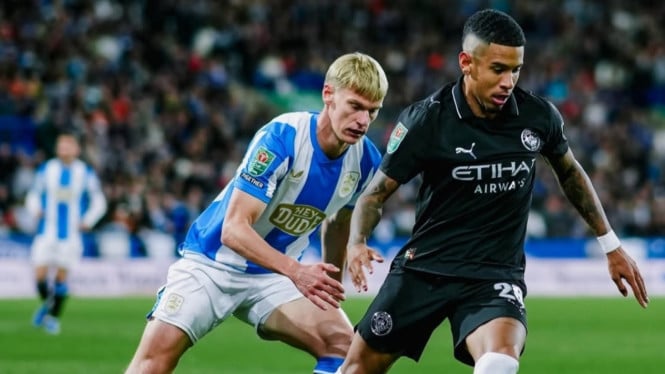 Manchester menangi laga lawan Huddersfield di Carabao Cup.