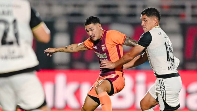 Laga Borneo FC lawan Persija di Super League 2025.