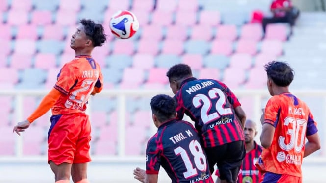 Laga Persipura lawan Tornado FC di Jayapura.