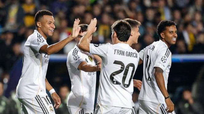 Pemain Real Madrid rayakan kemenangan atas Kairat di Liga Champions.