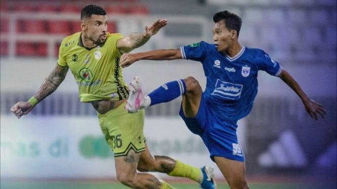 PSIS lawan Barito Putra di Stadion Jatidiri Semarang.