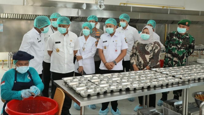 Gubernur Jateng cek SPPG di Solo.