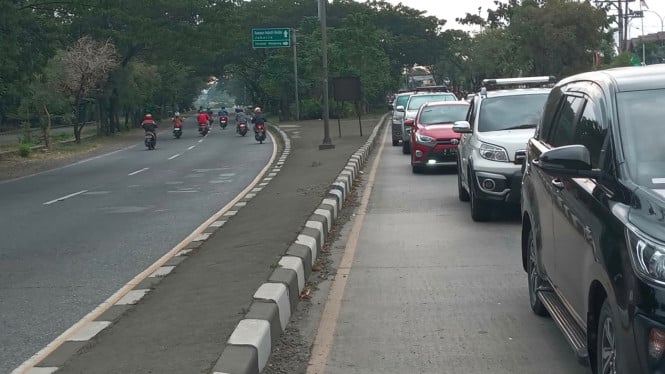Ilustrasi jalan pantura Ngaliyan Kota Semarang.