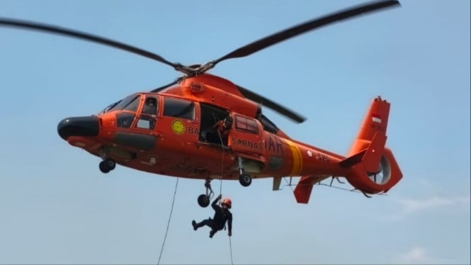 Latihan SAR Heli Rescue di Penerbad Semarang.