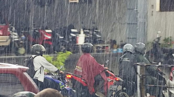 Hujan mengguyur wilayah Jawa Tengah.