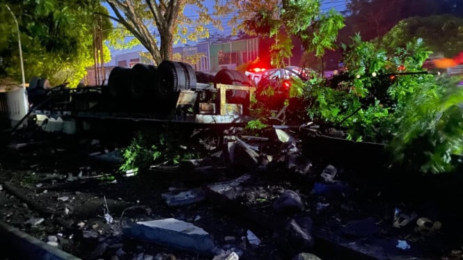 Truk Blong Terguling Di Jalan Lingkar Salatiga