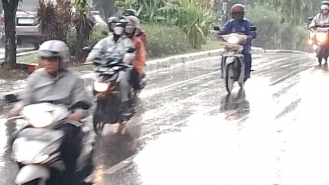 Cuaca hujan di Jawa Tengah.