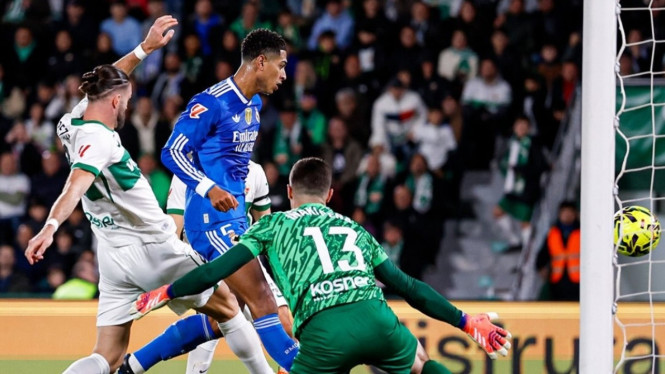 Bellingham cetak gol untuk Real Madrid.