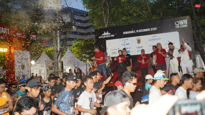 Start event lari Semarang 10K.