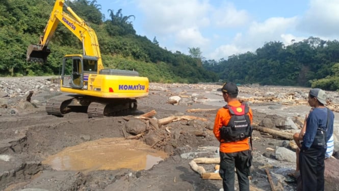 Tim SAR hentikan pencarian korban banjir lahar dingin Gunung Merapi.