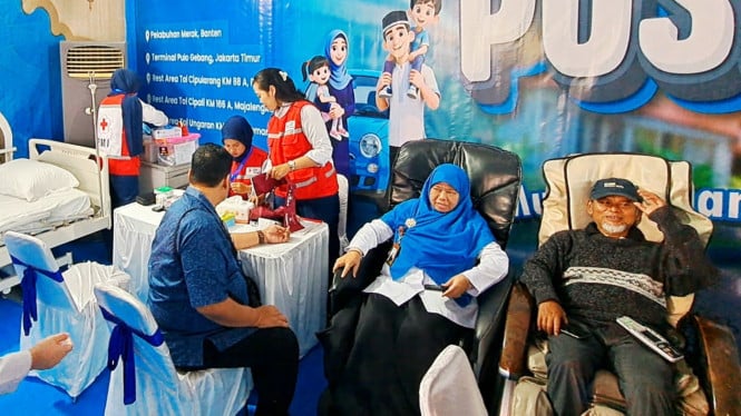 Posko BPJS Kesehatan Layani Cek Kesehatan Dan Kursi Pijat Gratis