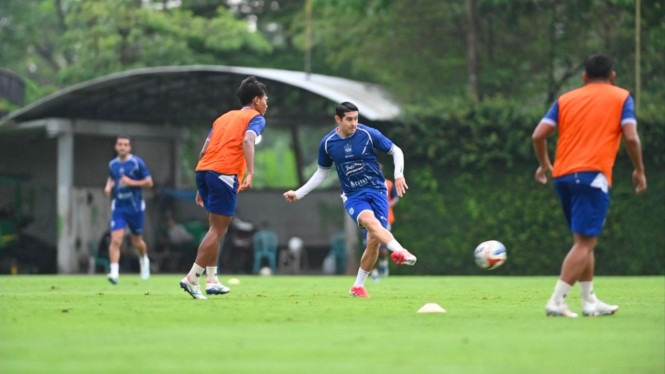 Pemain PSIS berlatih di Boyolali.