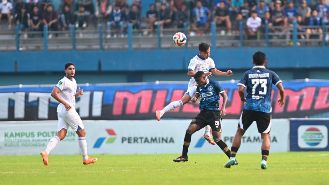 Laga Persiku melawan PSIS yang berlangsung seru.