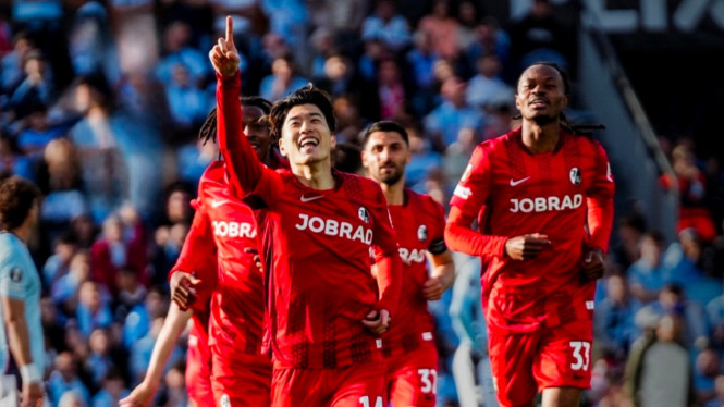 Pemain Freiburg merayakan kemenangan atas klub Spanyol Celta Vigo di Liga Europa.