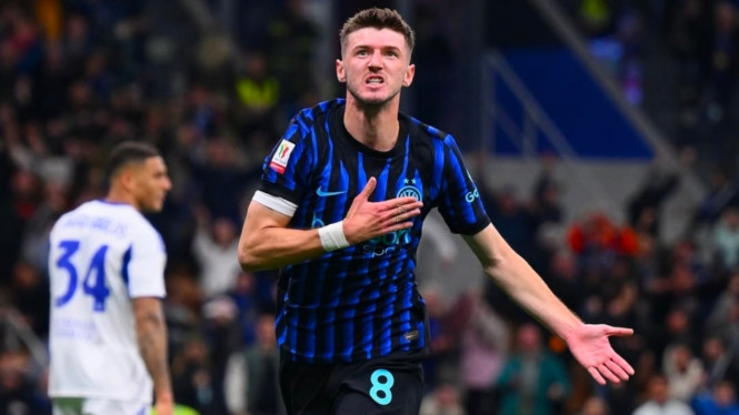 Pemain Inter Milan merayakan gol ke gawang Como di babak semifinal Coppa Italia.