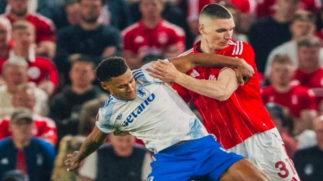 Laga Nottingham Forest melawan Aston Villa di leg pertama babak semifinal Liga Europa.2026