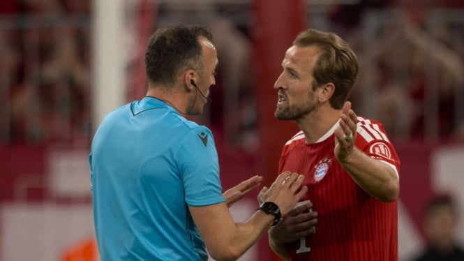 Harry Kane bimbang dan memprotes wasit pada babak semifinal Liga Champions.
