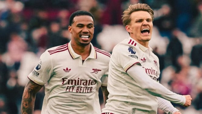 Arsenal merayakan gol kemenangan atas West Ham.