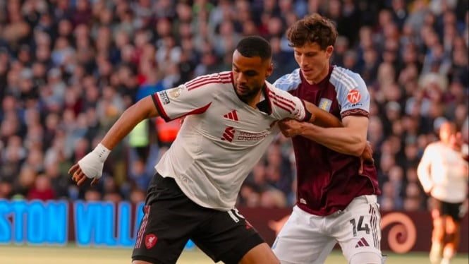 Laga Aston Villa melawan Liverpool di Liga Inggris.