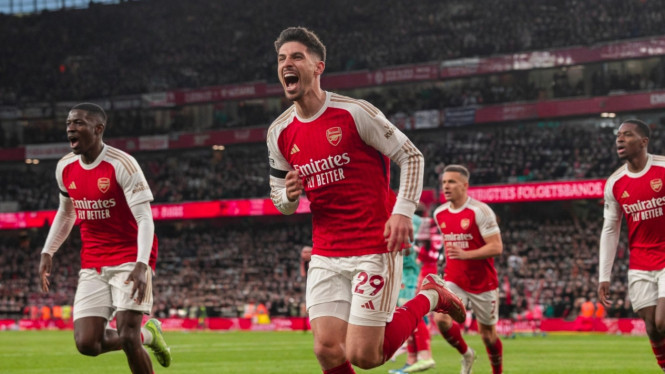 Arsenal merayakan kemenangan atas Burnley.